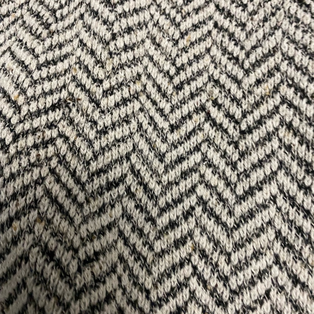 LINES sweater - Picture 3 of 4